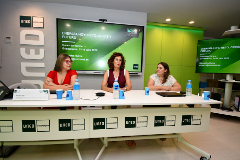 UNED Guadalajara despide sus cursos de verano con una radiografía práctica de la transición energética 