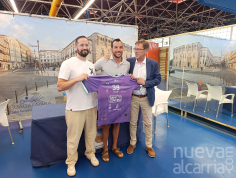 Edu Reig no pudo contener las lágrimas en su presentación como jugador del Balonmano Guadalajara