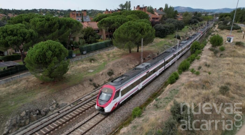 Dos incendios en el Corredor del Henares suspenden AV Madrid-Barcelona y afectan la circulación a Guadalajara