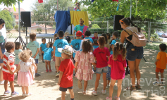 La disco infantil llena de alegría el parque Clara Campoamor de Cabanillas