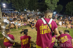 La charanga El Conejo de la Loles volvió a llenar la piscina de verano en los Viernes a la Luna de Azuqueca