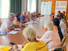 El Gobierno regional trabaja con agricultores y ganaderos para evaluar los daños del incendio de La Mierla y definir las ayudas