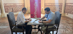 Brihuega firma el contrato para finalizar el nuevo pabellón polivalente