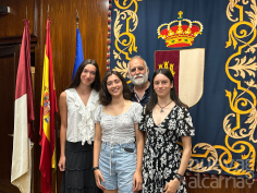 El Gobierno regional reconoce el esfuerzo y la excelencia académica de las tres alumnas con las mejores calificaciones de la PAU en Guadalajara