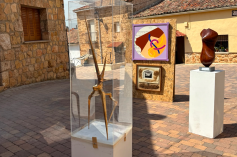 Kieff Grediaga convierte Viana de Jadraque en un museo inesperado en la calle donde jugaba de niño