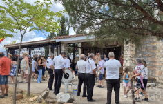 Más de 300 personas mantienen viva la tradición de San Bartolomé en Alcorlo 44 años después de la desaparición del pueblo