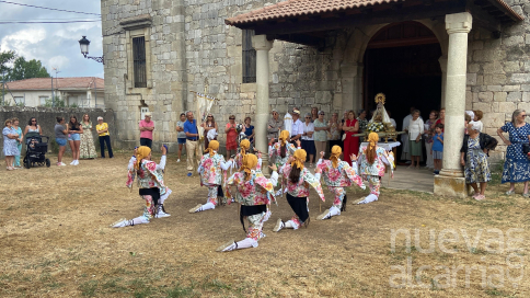 Galve de Sorbe danza a la Virgen del Pinar