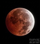 Una treintena de socios de AstroGuada sigue el eclipse parcial profundo de Luna desde Valdenazar