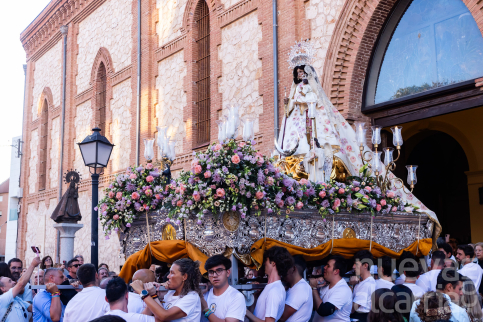 Guadalajara inicia los actos en honor a la Virgen de la Antigua con el multitudinario traslado de la imagen a la Concatedral