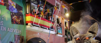 Alovera se viste de fiesta para celebrar medio siglo de carrozas