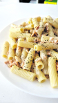 Rigatoni con salmón ahumado y salsa cremosa
