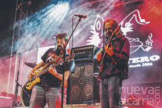 El merendero del parque de San Roque volvió  a rugir con una noche de rock y clásicos del género