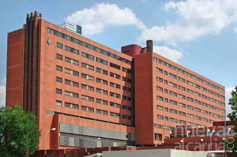  Dos personas hospitalizadas, una de ellas menor, por inhalación de humo en un incendio