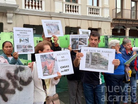 Los vecinos de Casas del Rey-Sindicatos vuelven a concentrarse en Guadalajara contra el scalextric