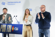 La portavoz del PP en el Congreso mantiene un encuentro en Guadalajara con afiliados y simpatizantes