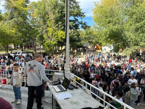Más de 500 niños y niñas en una gran fiesta educativa y familiar por el Día del Dibujo Sostenible